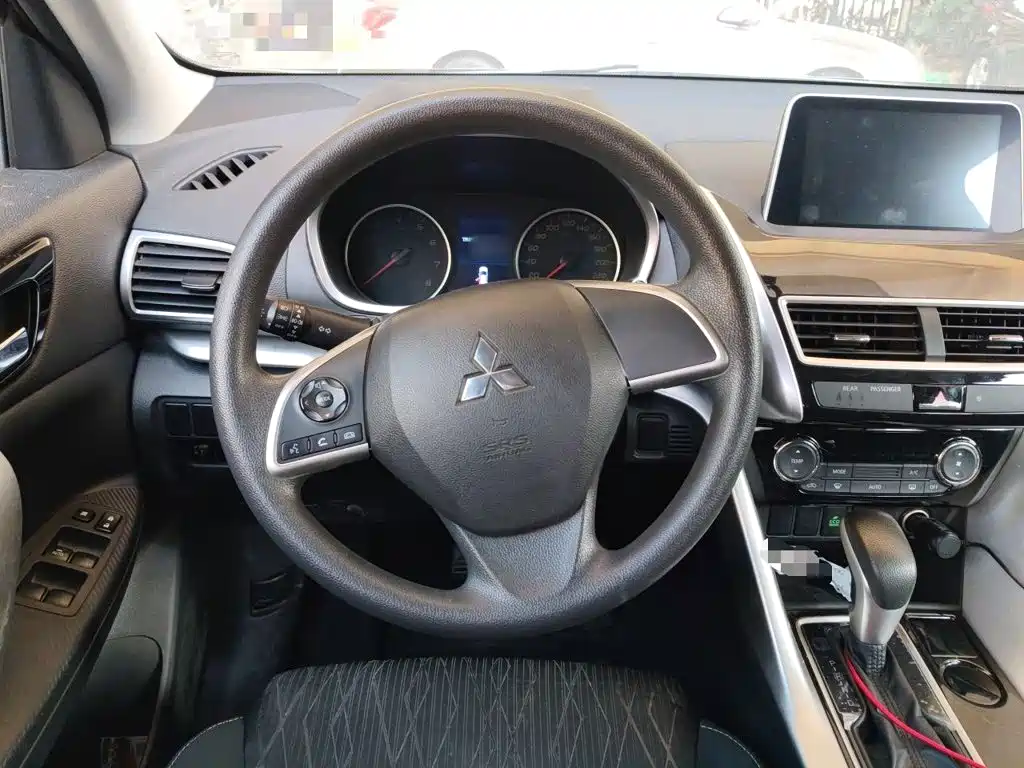 Фото 6 - Mitsubishi Eclipse Cross