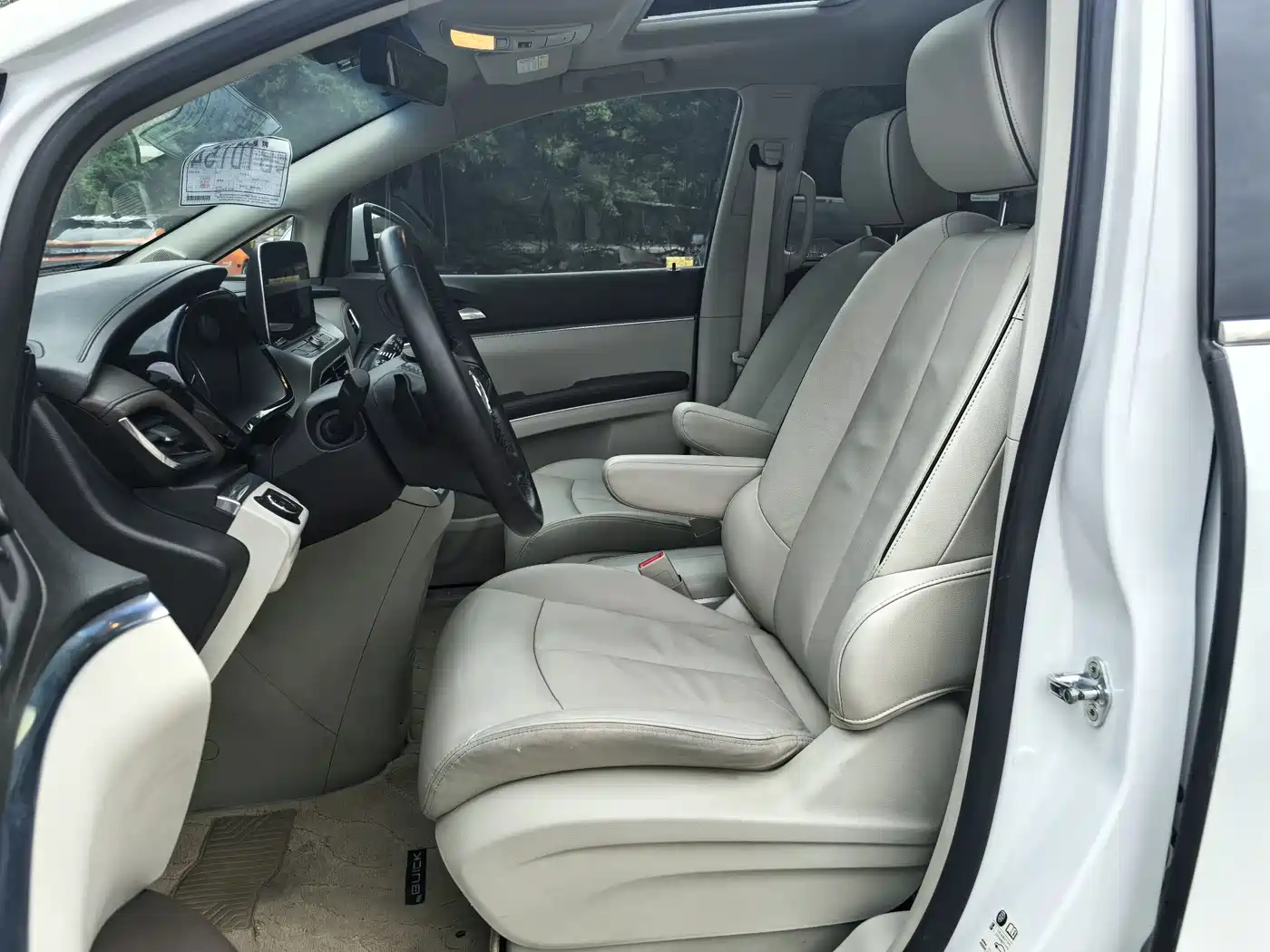 Buick GL8 2021 Land Business Class 652T Premium фото 11