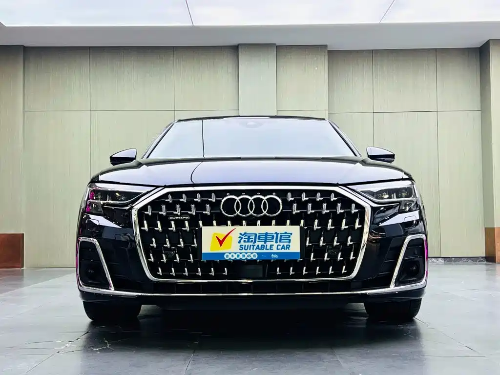 Фото 2 - Audi A8