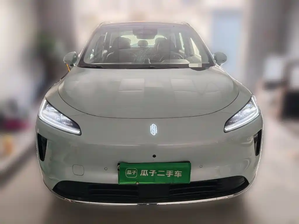 Photo 2 - Shangjie SUV