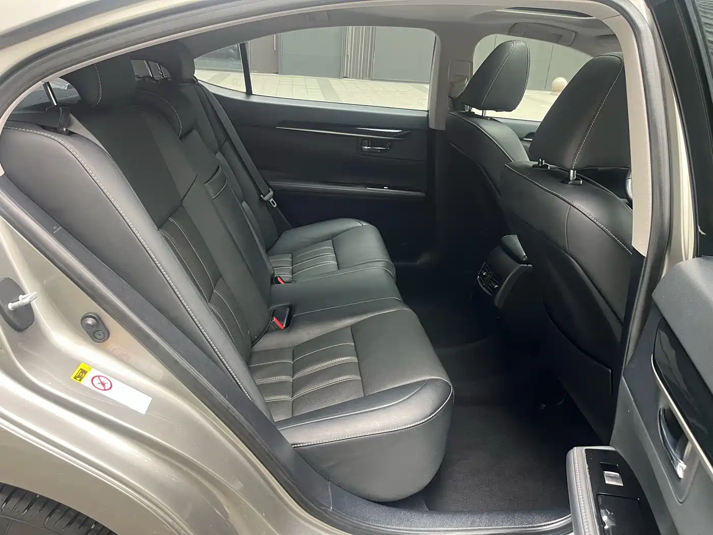Lexus ES 2015 200 Elite Edition фото 24
