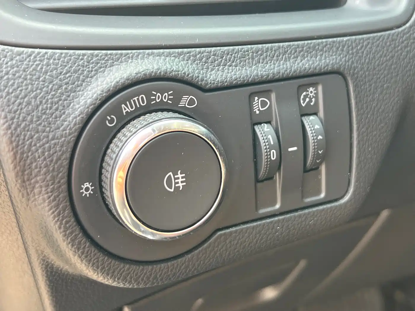 Buick Envision Plus 2020 20T FWD Luxury фото 5