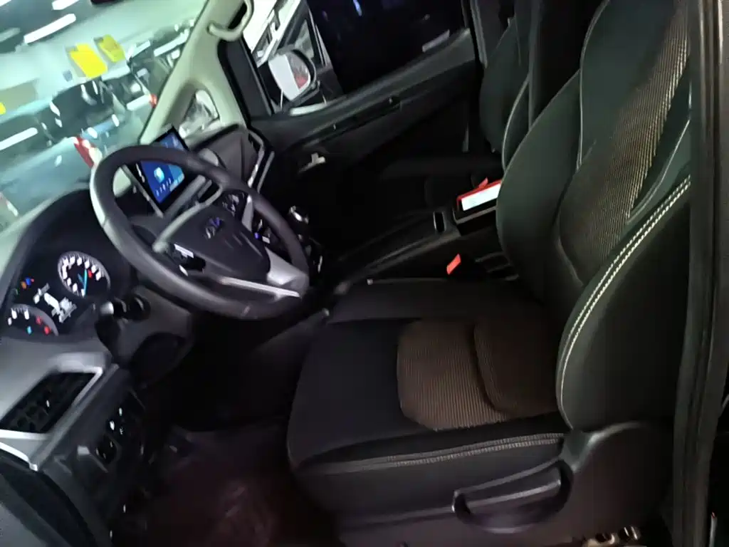 JAC Refine M3 2024 2023 PLUS 1.5T 7/8-seater Smart Connect Edition
