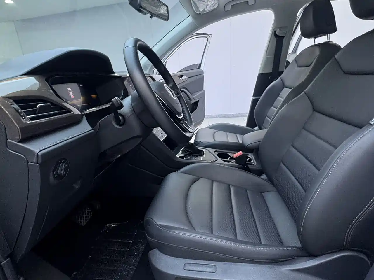 Volkswagen Tharu, миниатюра 16