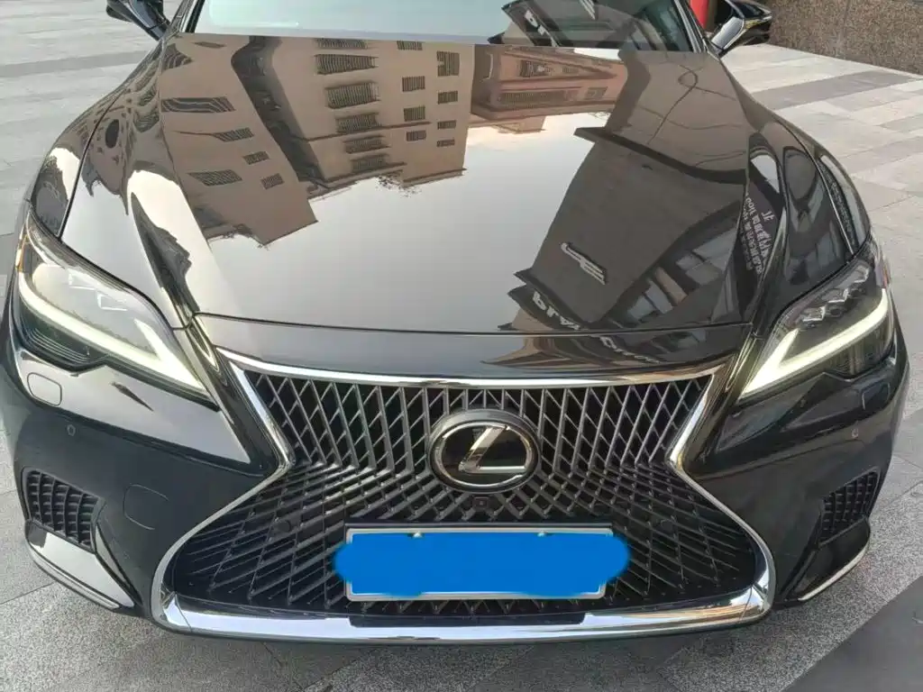 Фото 2 - Lexus LS