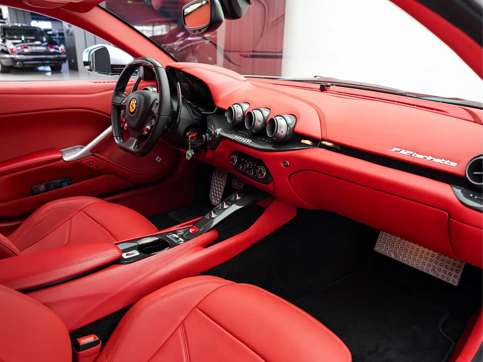 Photo 16 - Ferrari F12berlinetta