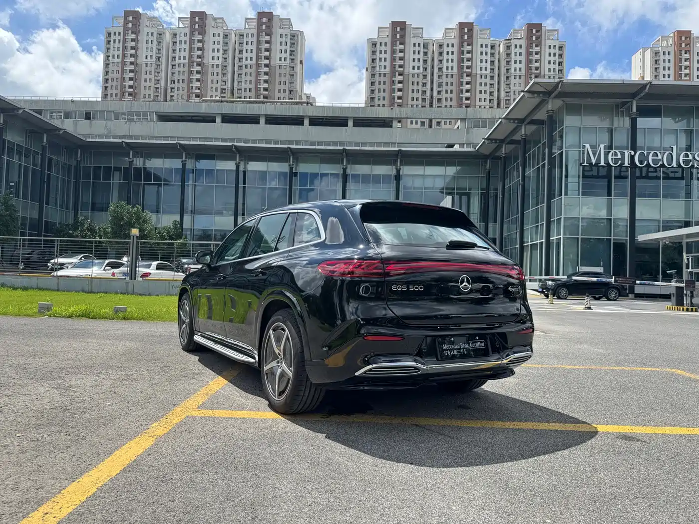 Mercedes-Benz EQS SUV 2026 2025 Model 500 4MATIC