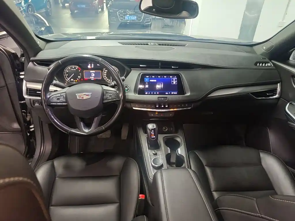 Cadillac XT4 2019 2018 28T FWD Leading Edition