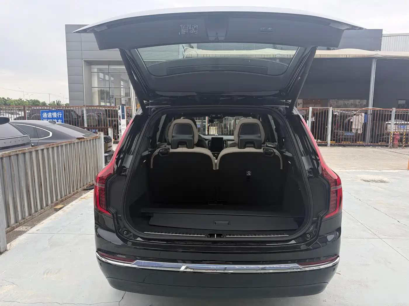 Volvo XC90 2025 2025 Facelift B6 Intelligent Luxury 6-Seater