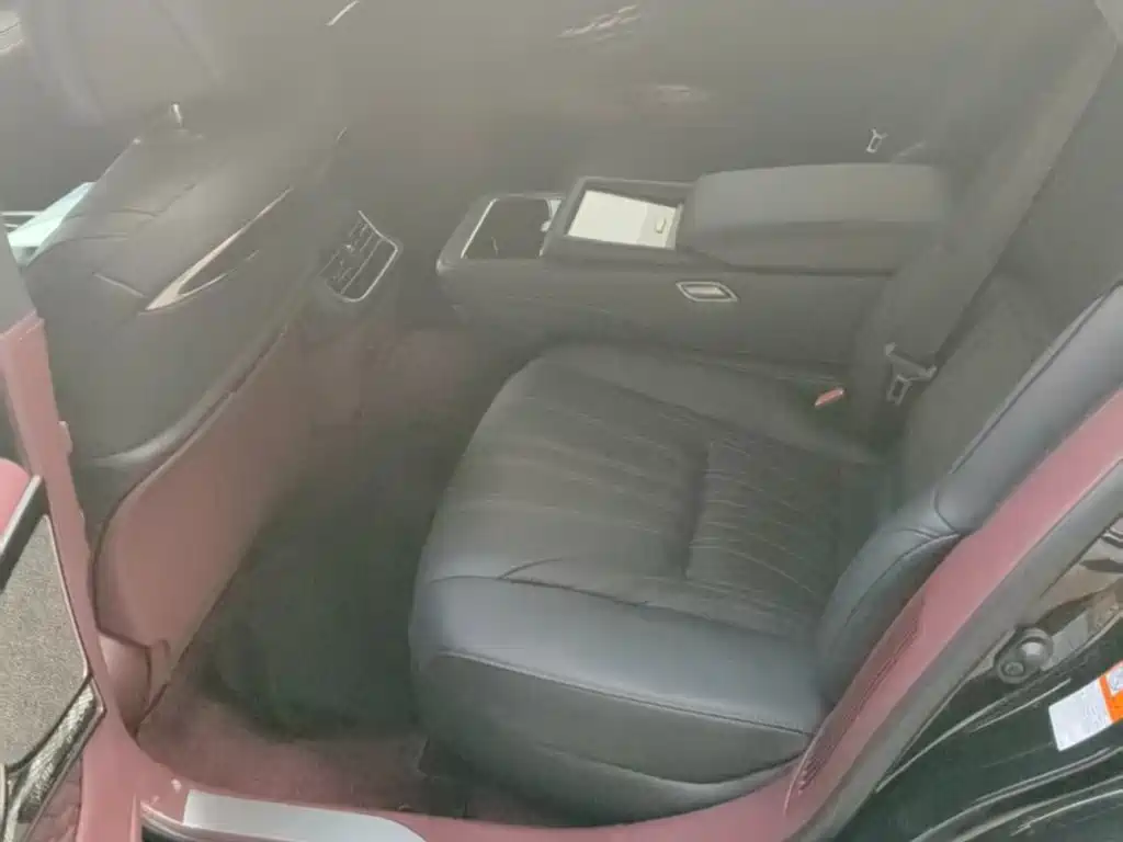 Фото 5 - Lexus LS