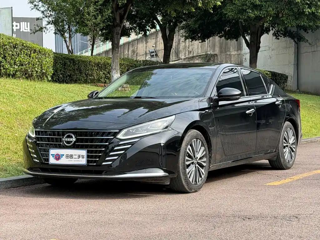 Photo 1 - Nissan Teana