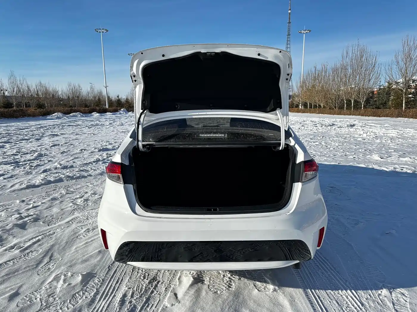Toyota Levin 2022 185T CVT Luxury Edition фото 9