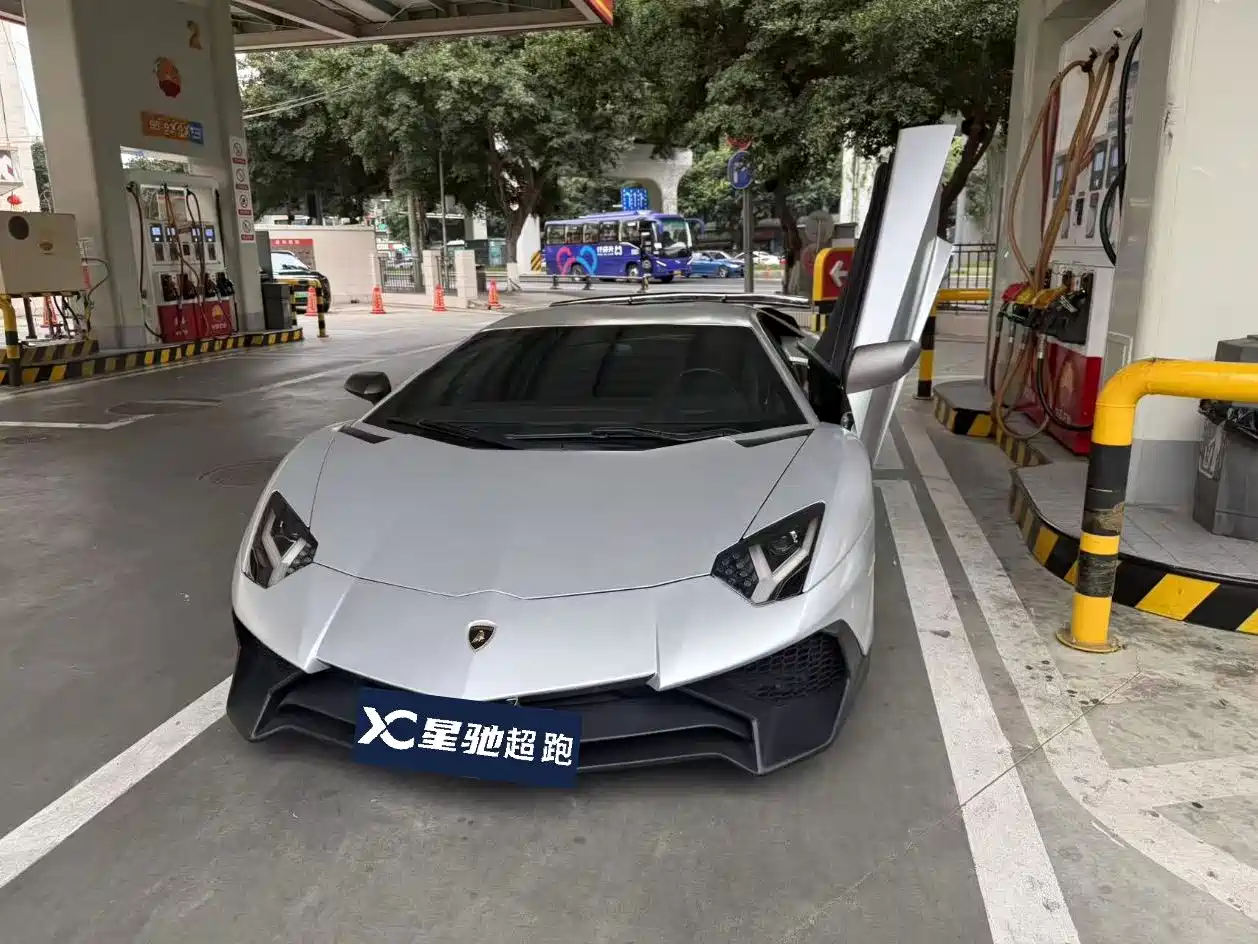 Lamborghini Aventador 2011 LP 700-4