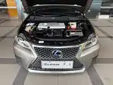 Фото 9 - Lexus CT