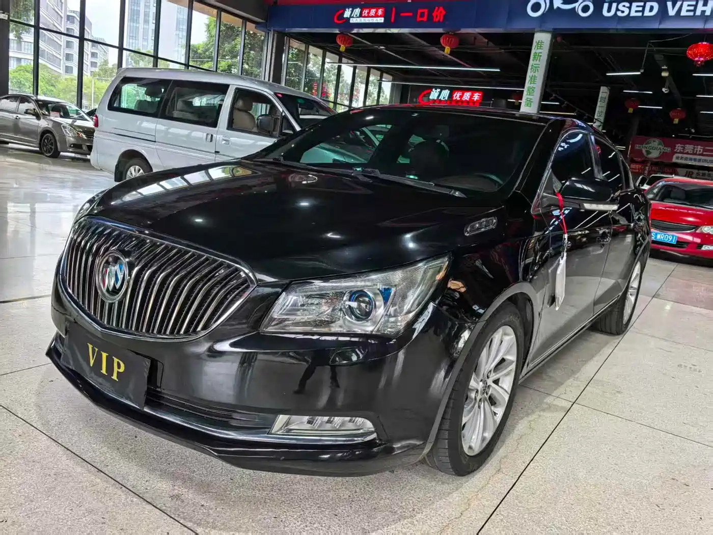 Фото 1 - Buick LaCrosse