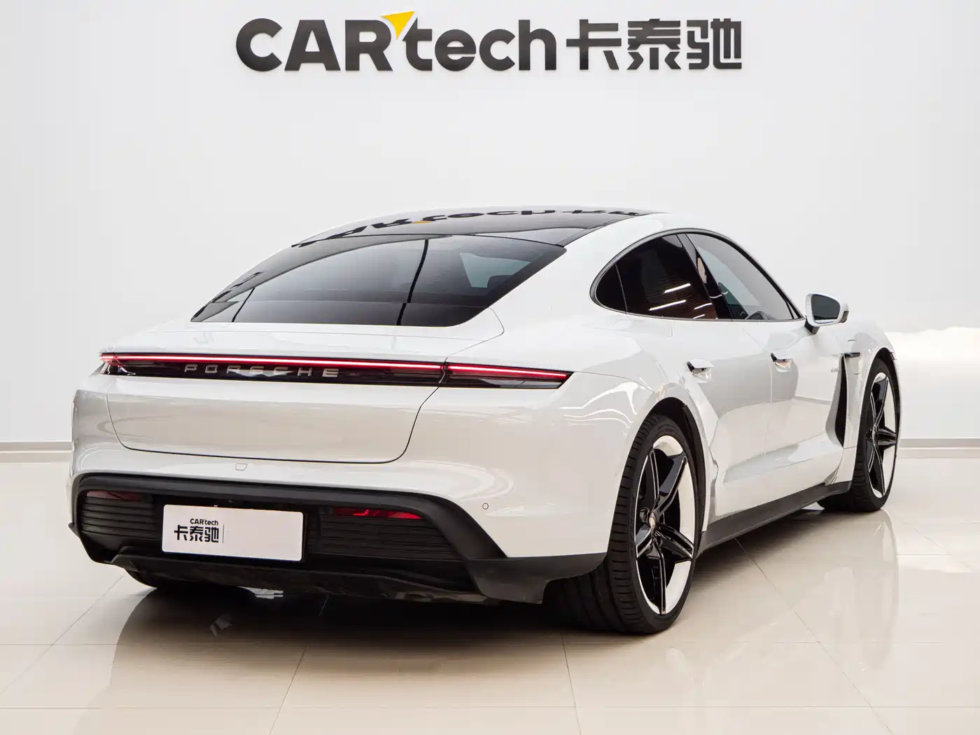 Porsche Taycan 2022 Facelift Taycan фото 3