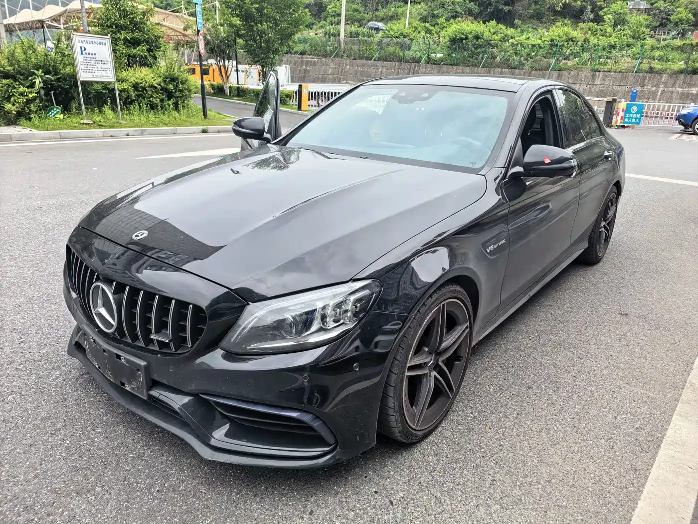 MERCEDES-BENZ C-CLASS AMG