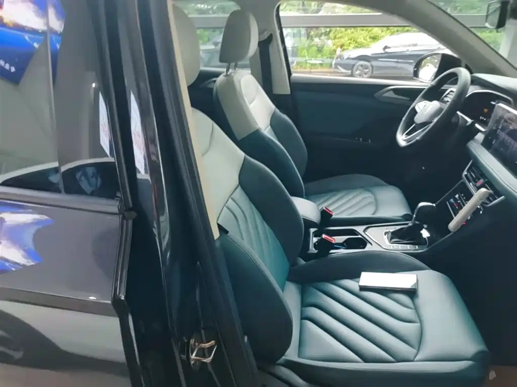 Volkswagen Tharu 2023 300TSI 2WD Bright Moon Edition фото 25