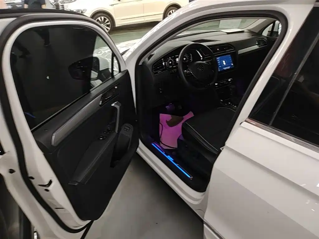 VOLKSWAGEN TIGUAN L NEW ENERGY