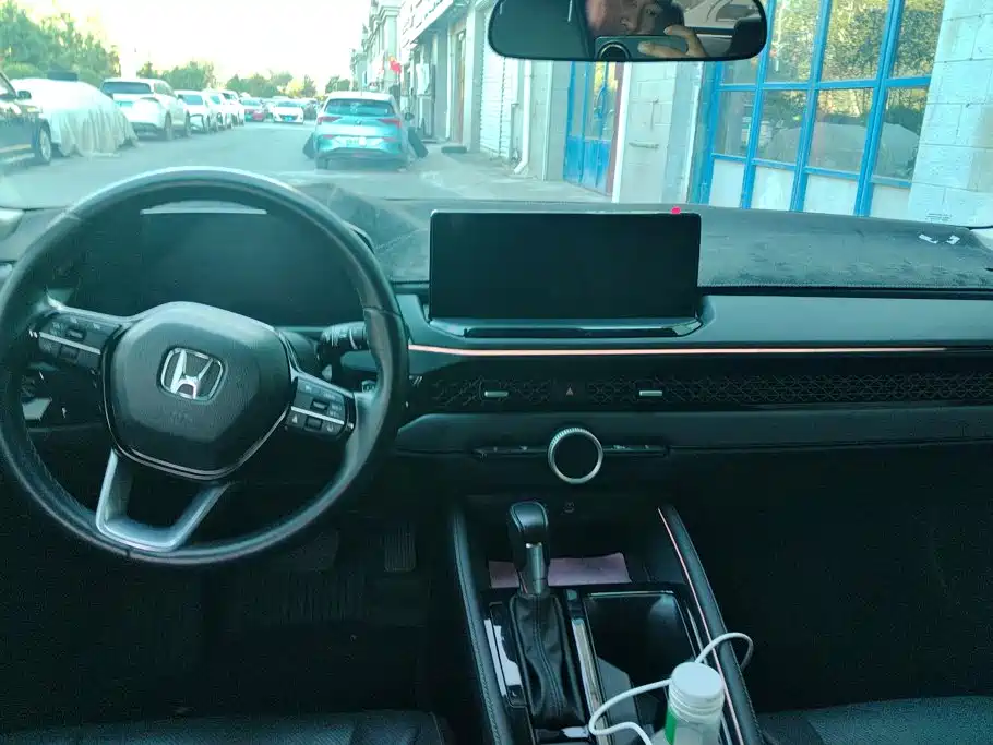 Photo 13 - Honda Accord