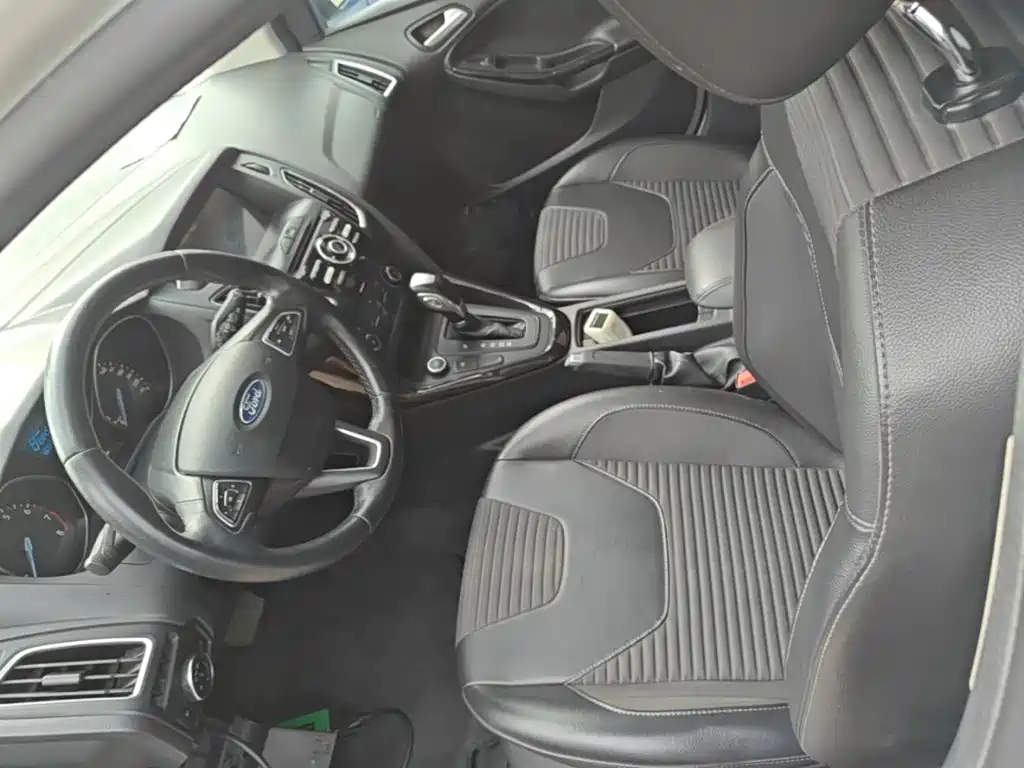 Photo 15 - Ford Focus