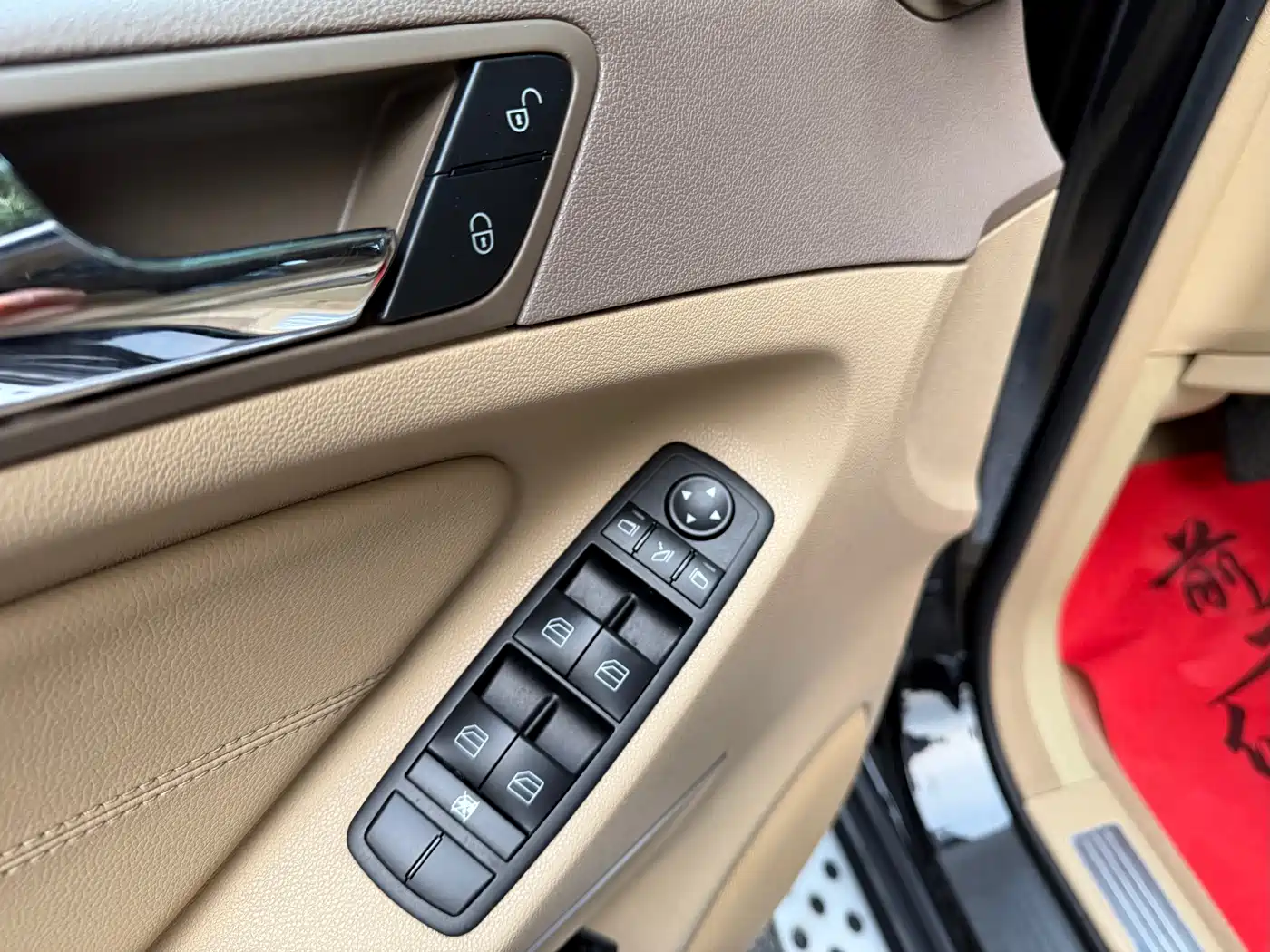 Mercedes-Benz M-Class 2010 ML 350 4MATIC Luxury фото 27