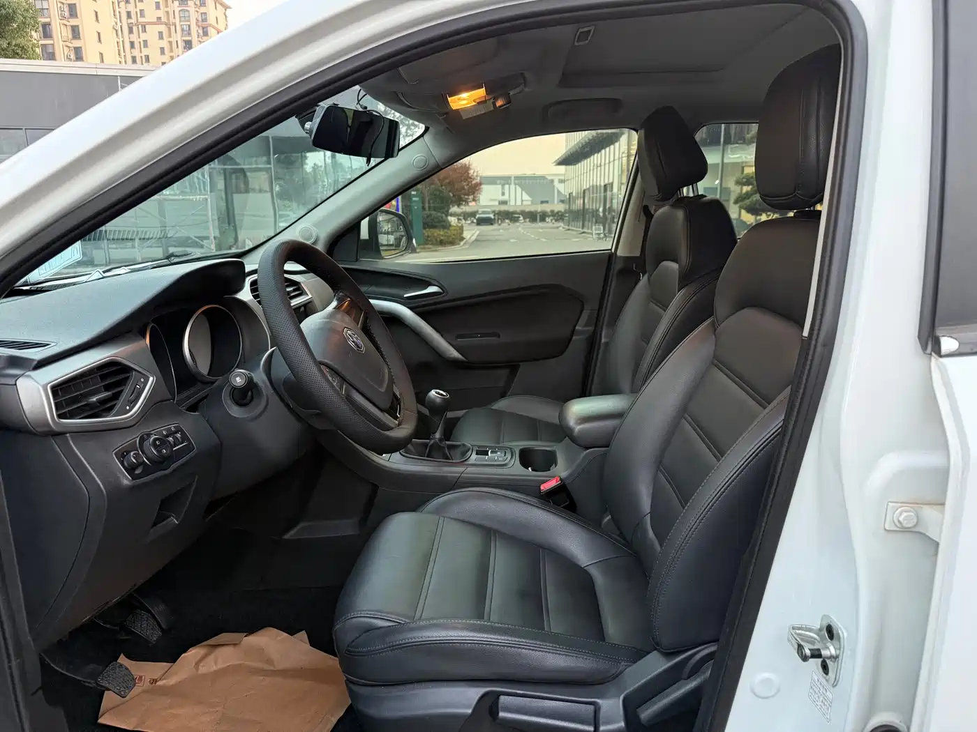 MG Roewe RX5 2016 2016 1.5TGI Manual Value Edition