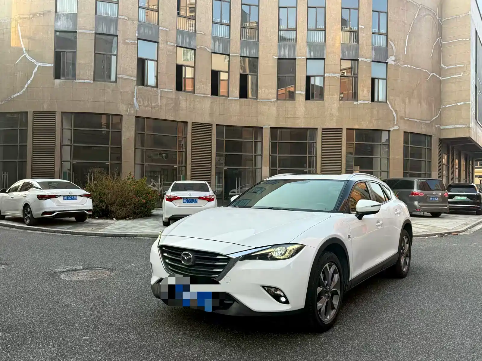 Фото 1 - Mazda CX-4