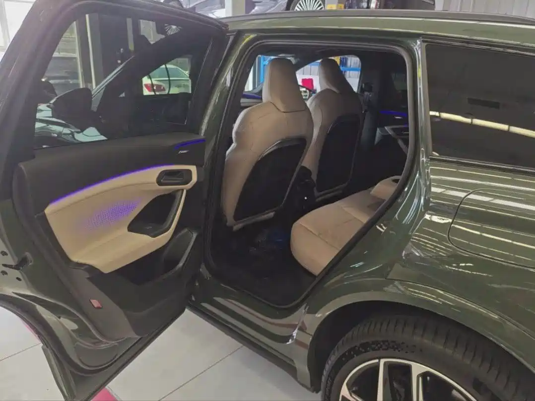 صورة 6 - Audi Q6L e-tron