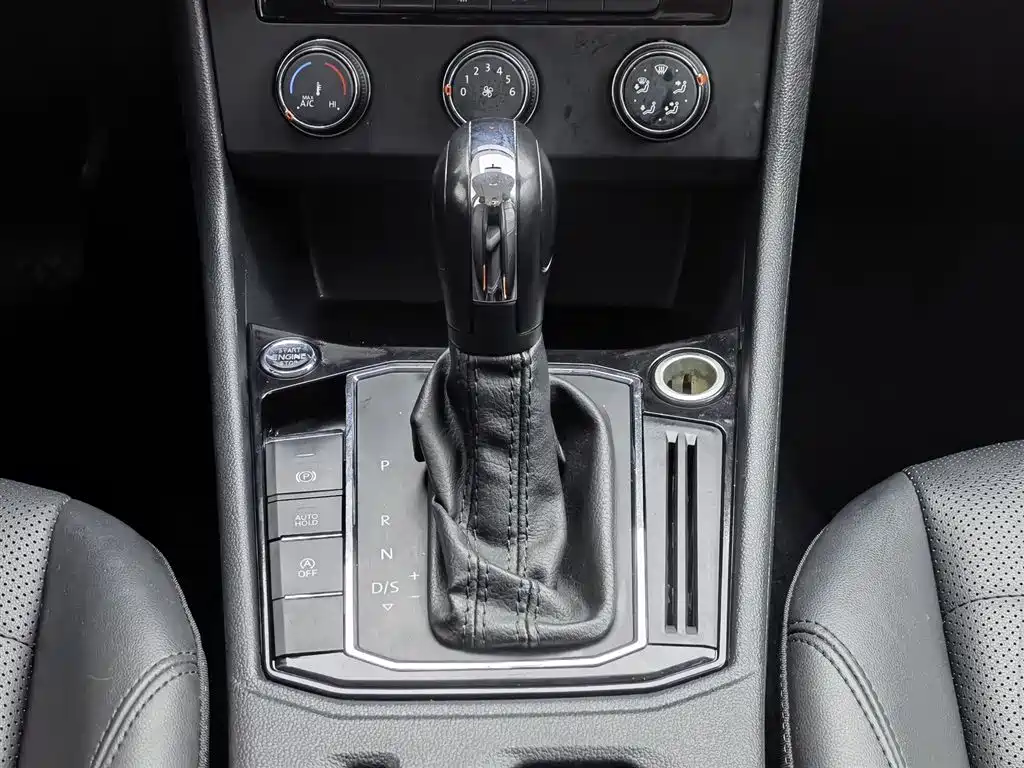 Volkswagen Lavida 2021 1.5L Auto Comfort Edition фото 13