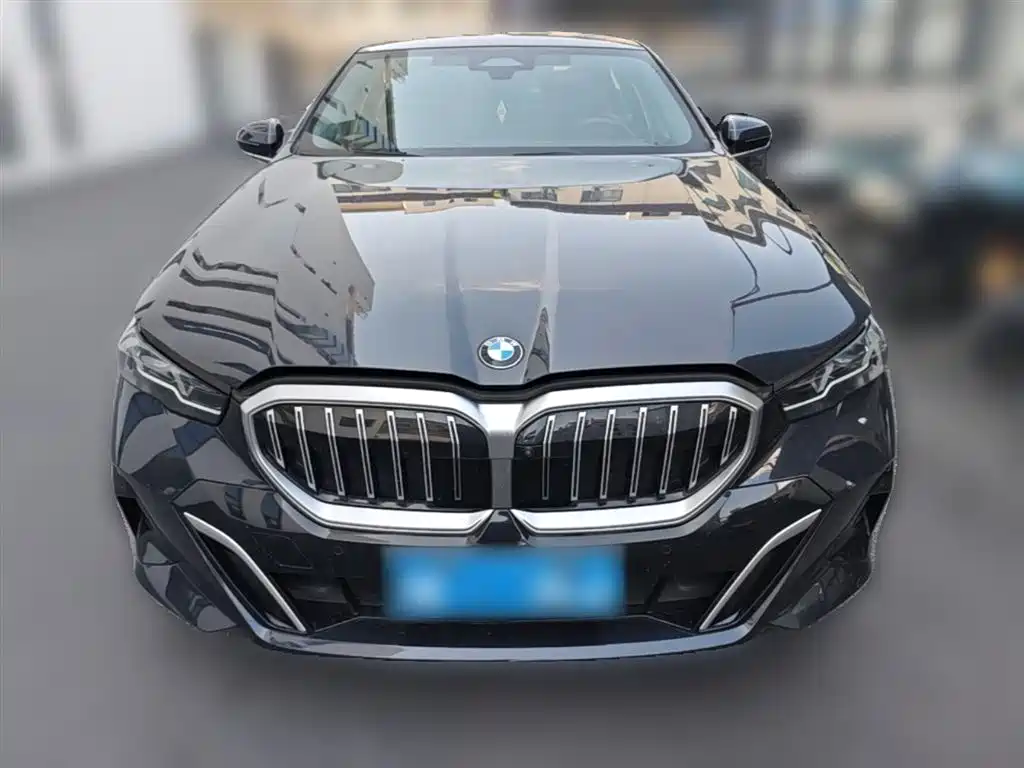 BMW 5 Series 2024 530Li Leading M Sport Package фото 5
