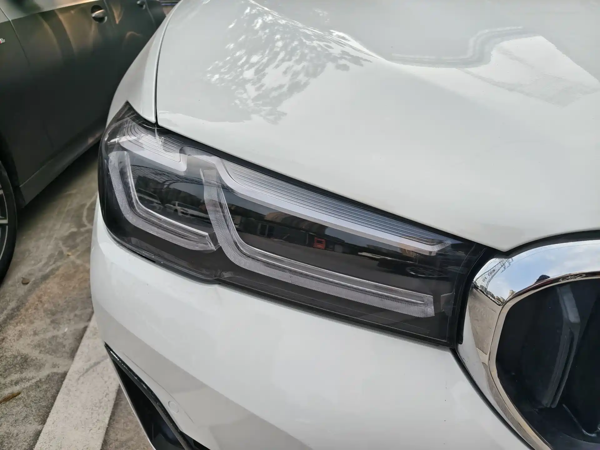 Photo 4 - BMW 5 Series