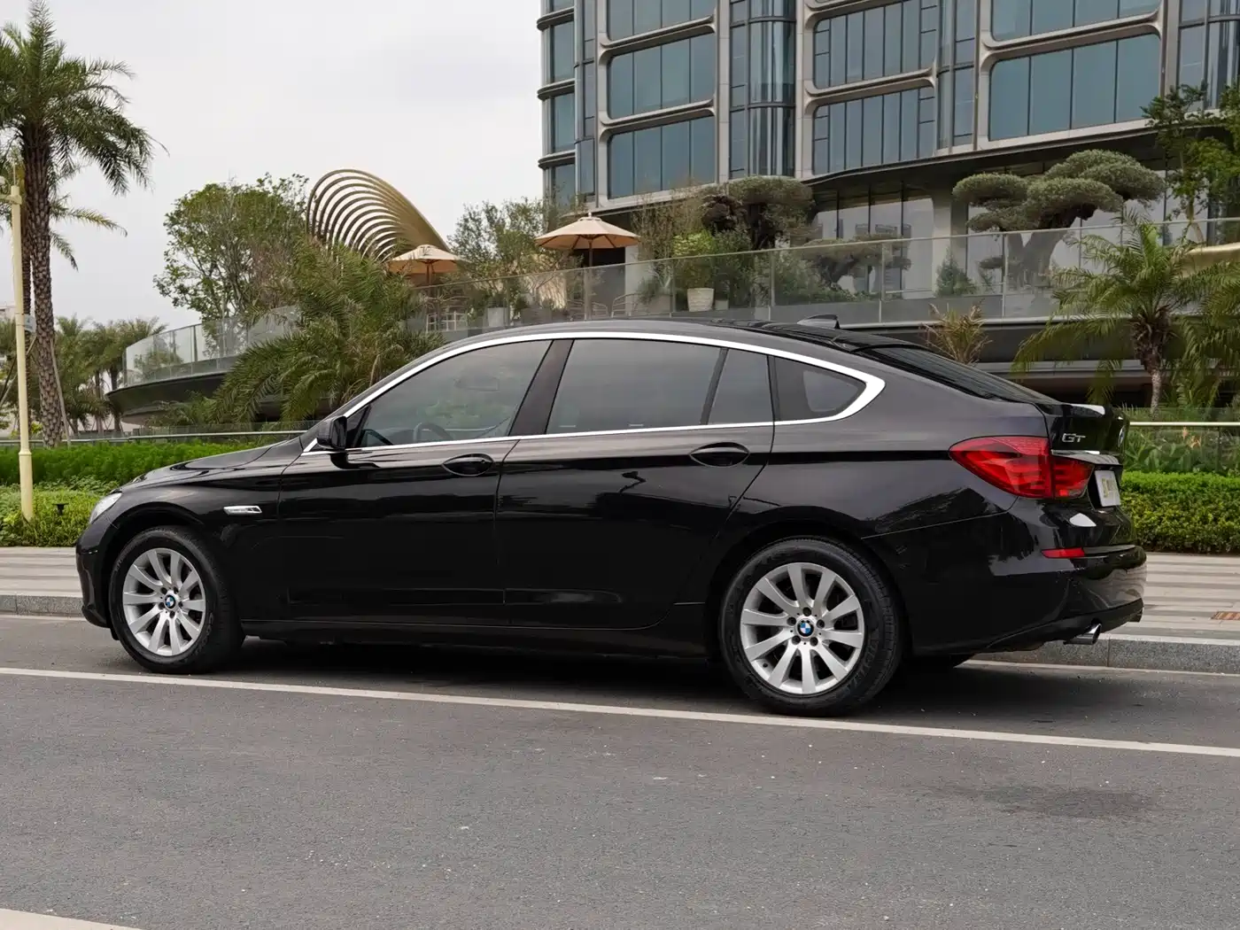 BMW 5 Series GT 2013 535i Elegance фото 11