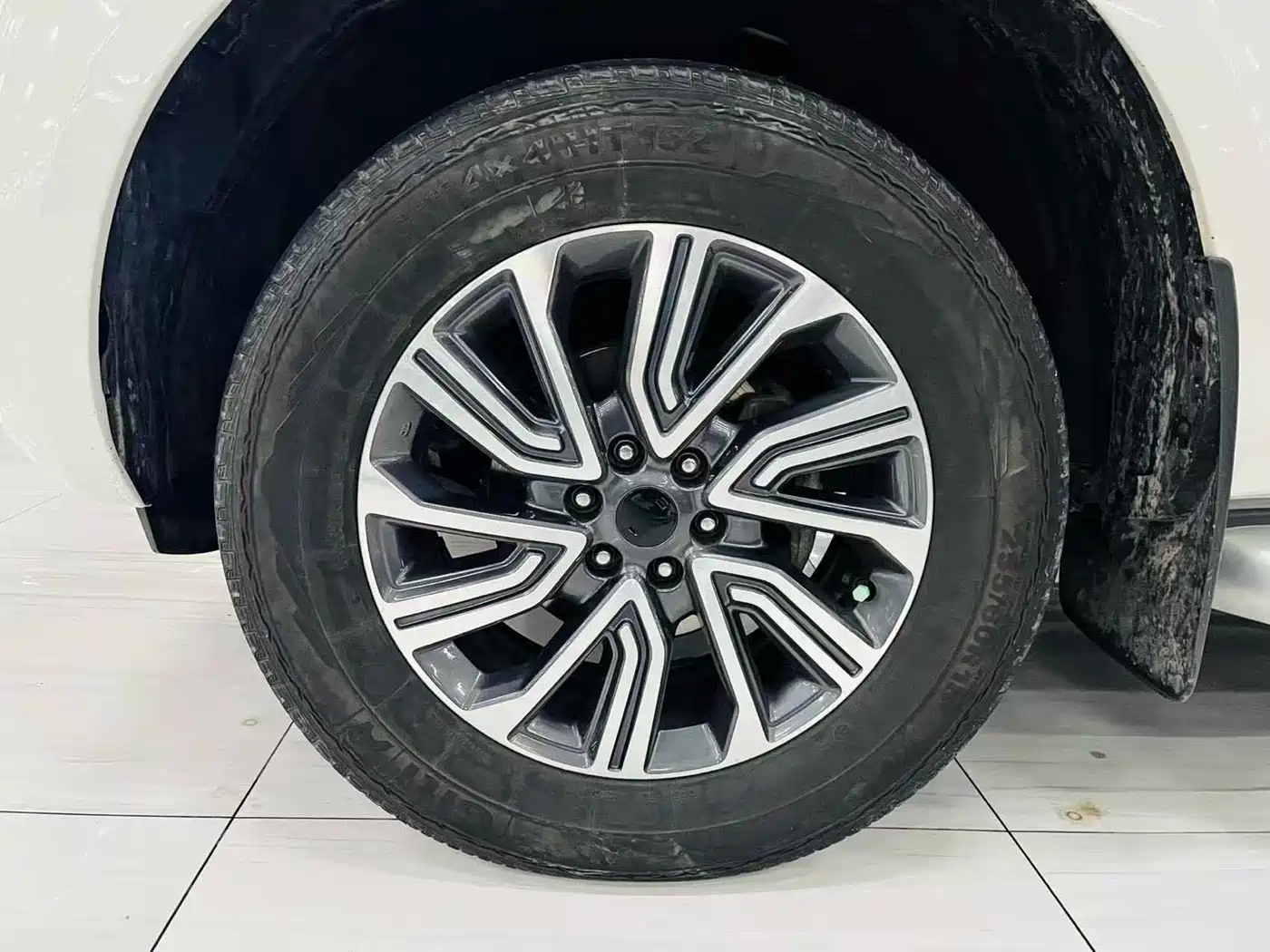 Nissan Terra 2020 2020 2.5L XV 4WD Automatic Flagship Edition