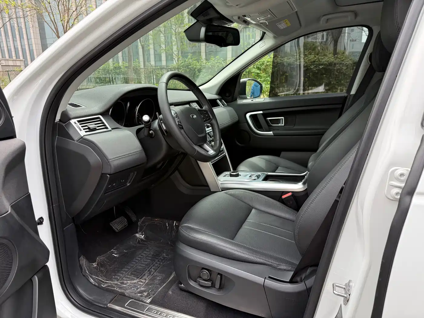 Land Rover Discovery Sport 2018 240PS SE Edition фото 24