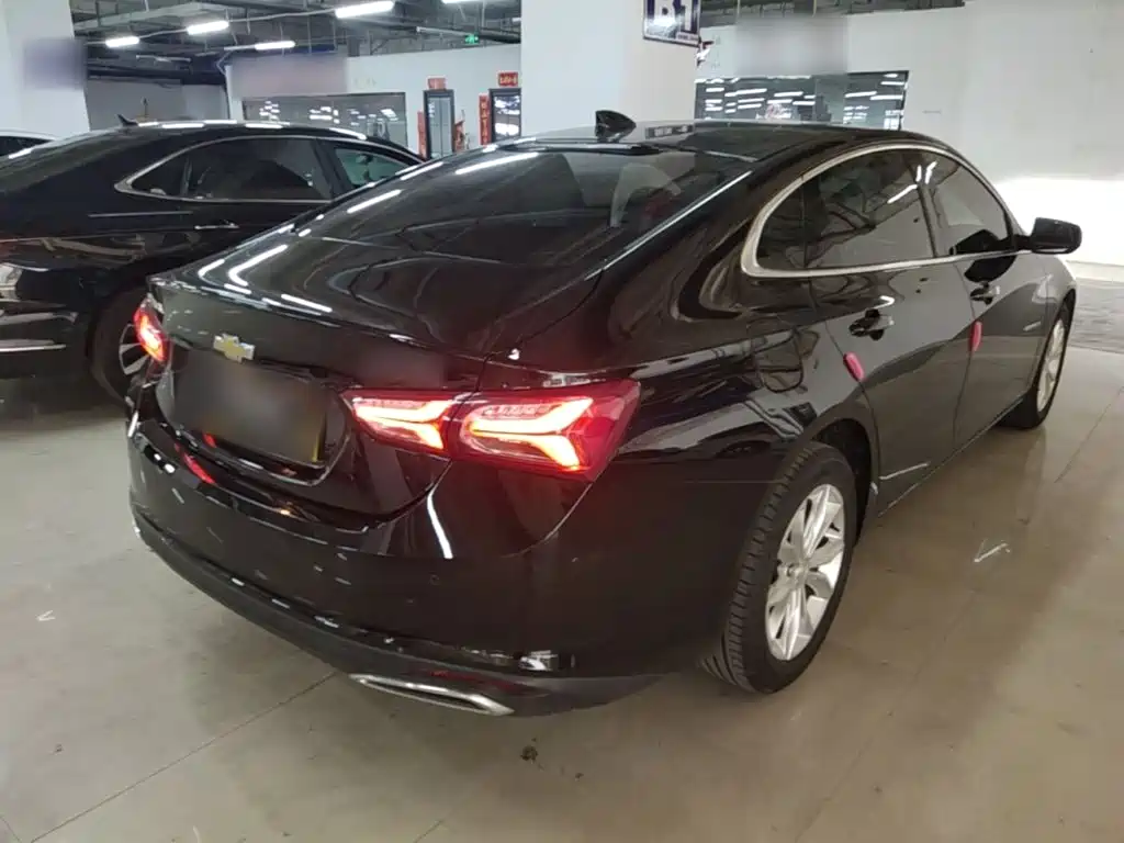 Photo 7 - Chevrolet Malibu XL