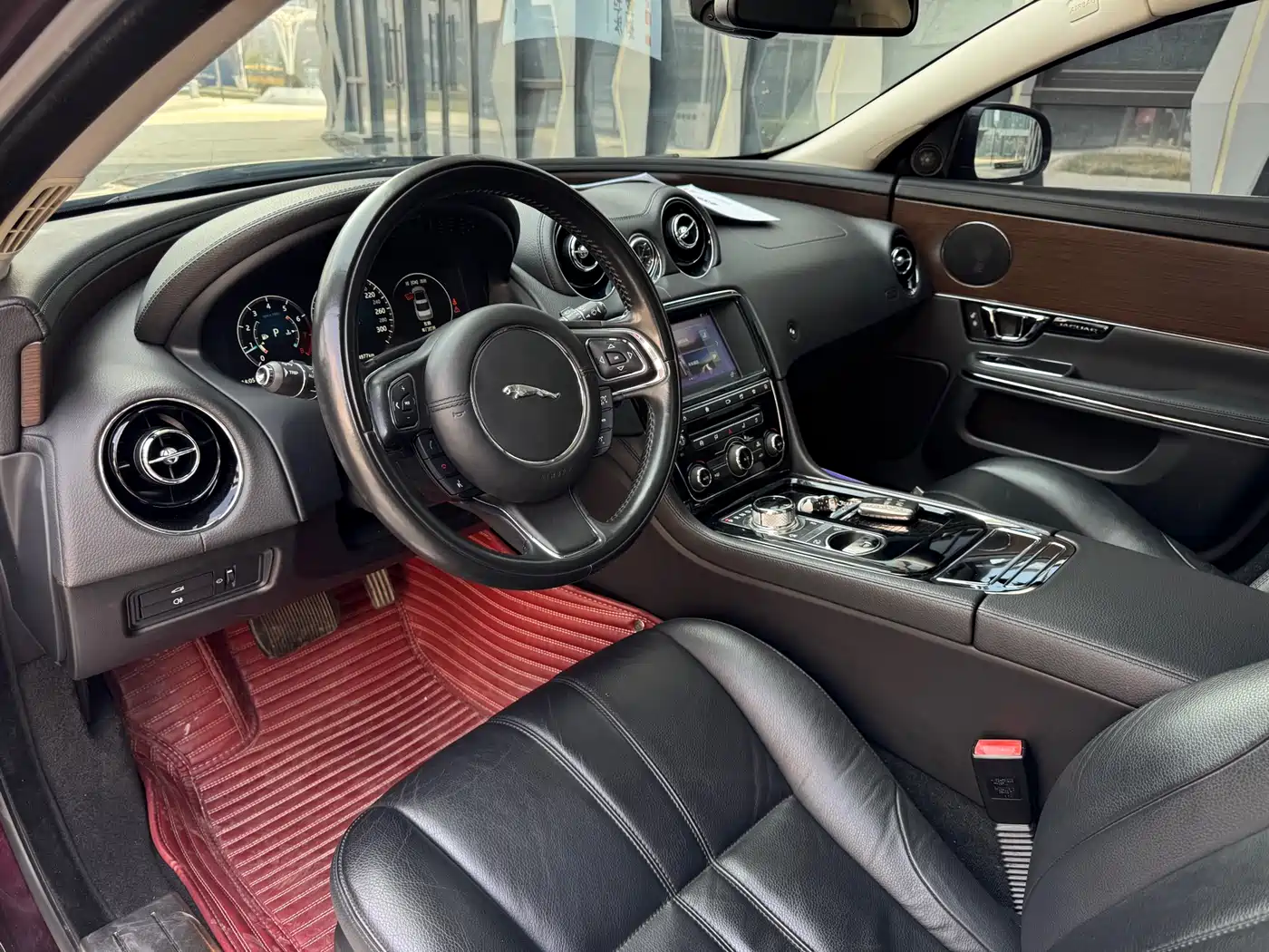 JAGUAR XJ