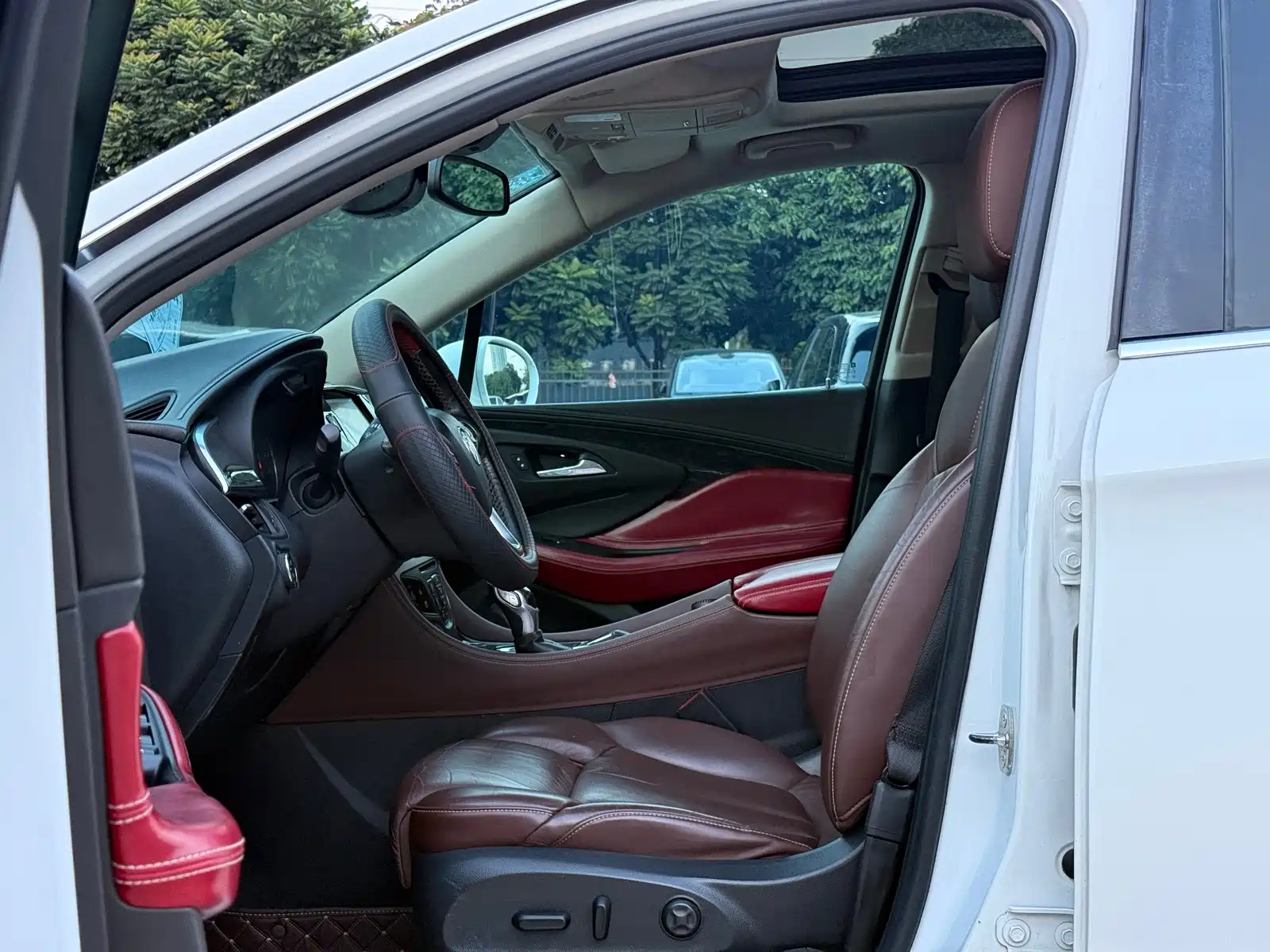 Фото 9 - Buick Envision Plus