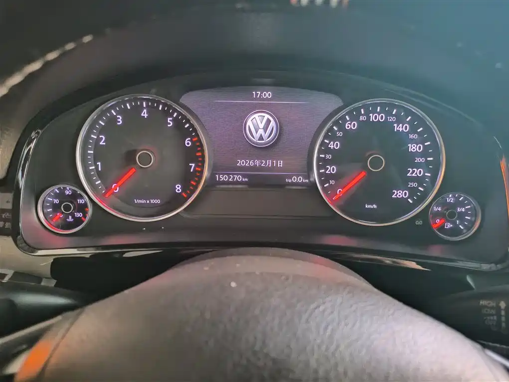 Фото 8 - Volkswagen Touareg