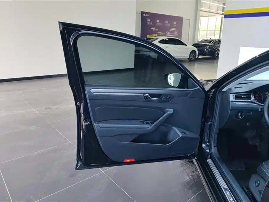 Volkswagen Passat 2016 330TSI DSG Honor Edition фото 7