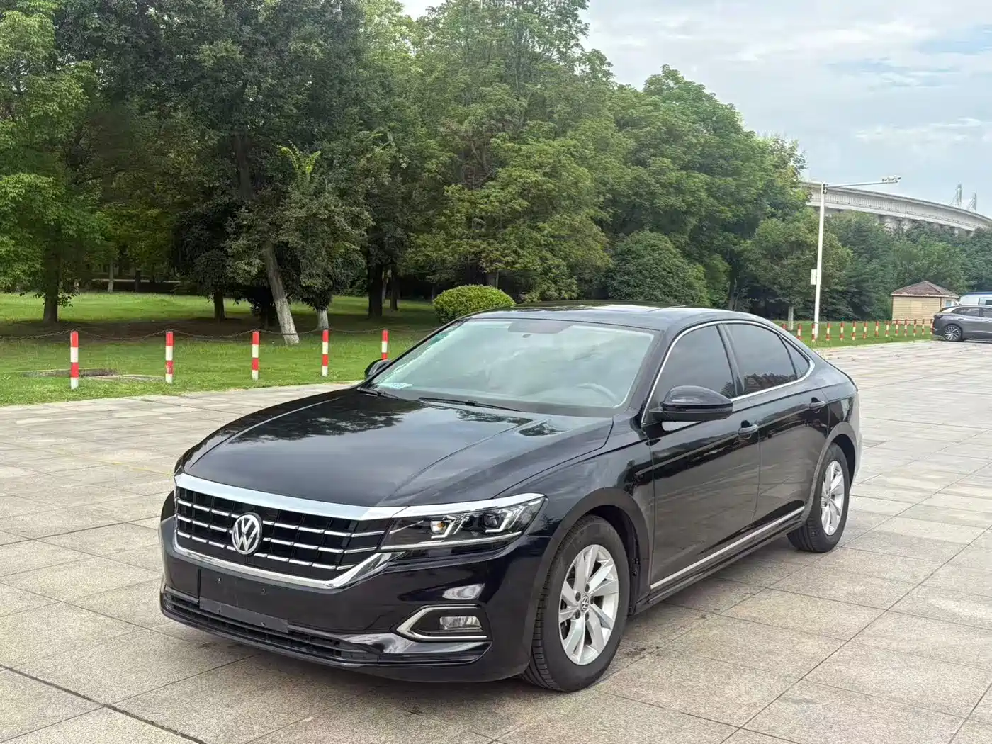 Photo 3 - Volkswagen Passat