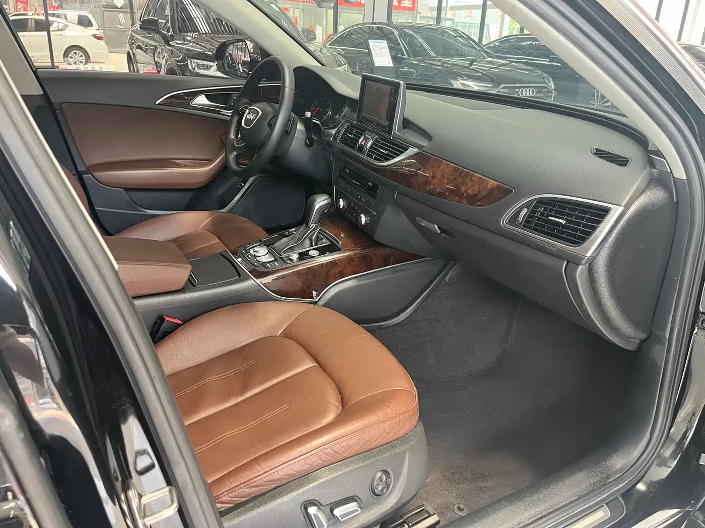 Photo 7 - Audi A6L