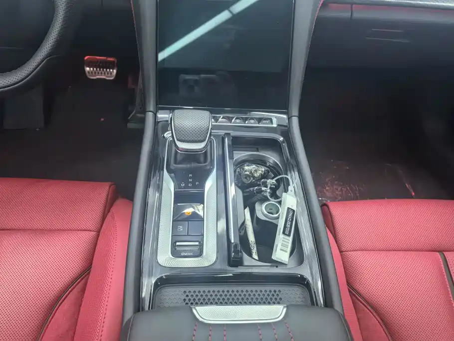 Hongqi H6 2026 2025 Model 2.0T Fashion Edition