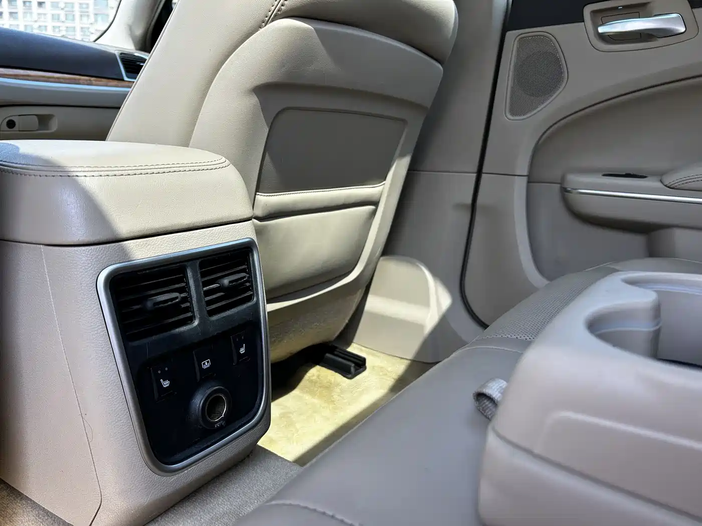 Chrysler 300C (Import) 2014 2013 Model 3.6L Premium Comfort Edition