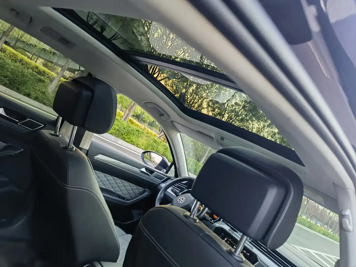 Volkswagen Magotan 2023 2 Million Units Anniversary Edition 330TSI DSG Leading Type фото 10