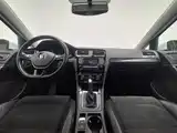 صورة 5 - Volkswagen Golf