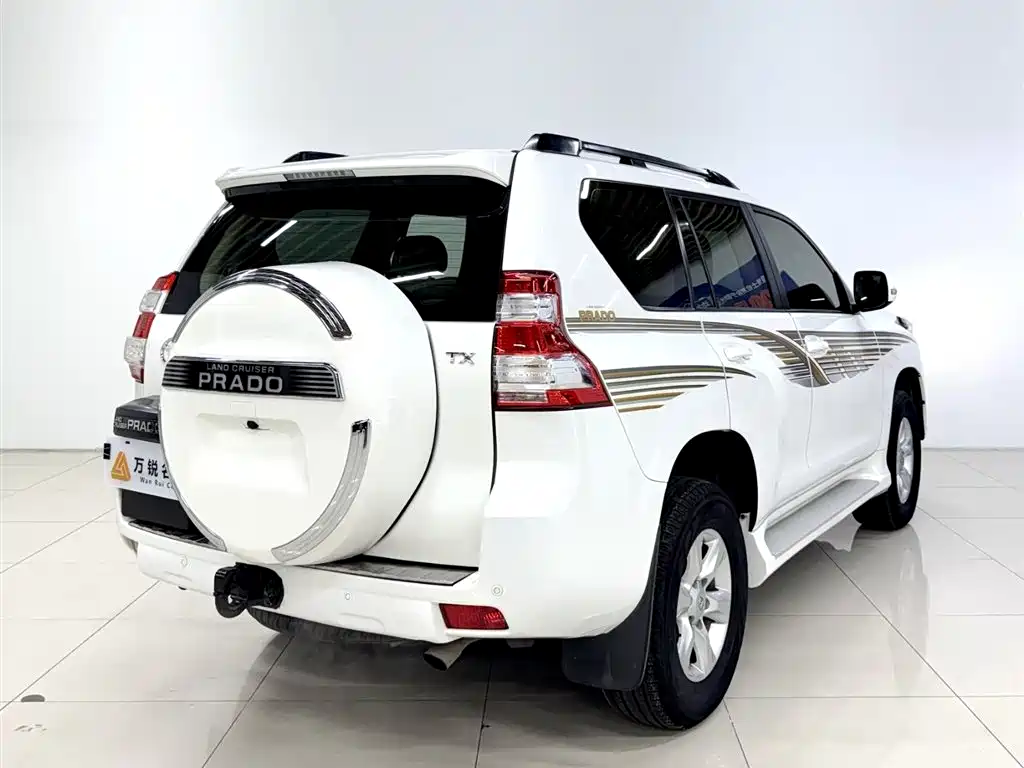 Toyota Prado 2010 4.0L Automatic TX-L фото 3