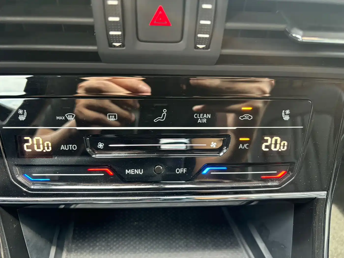 Volkswagen Passat 2024 380TSI Elite Edition фото 18