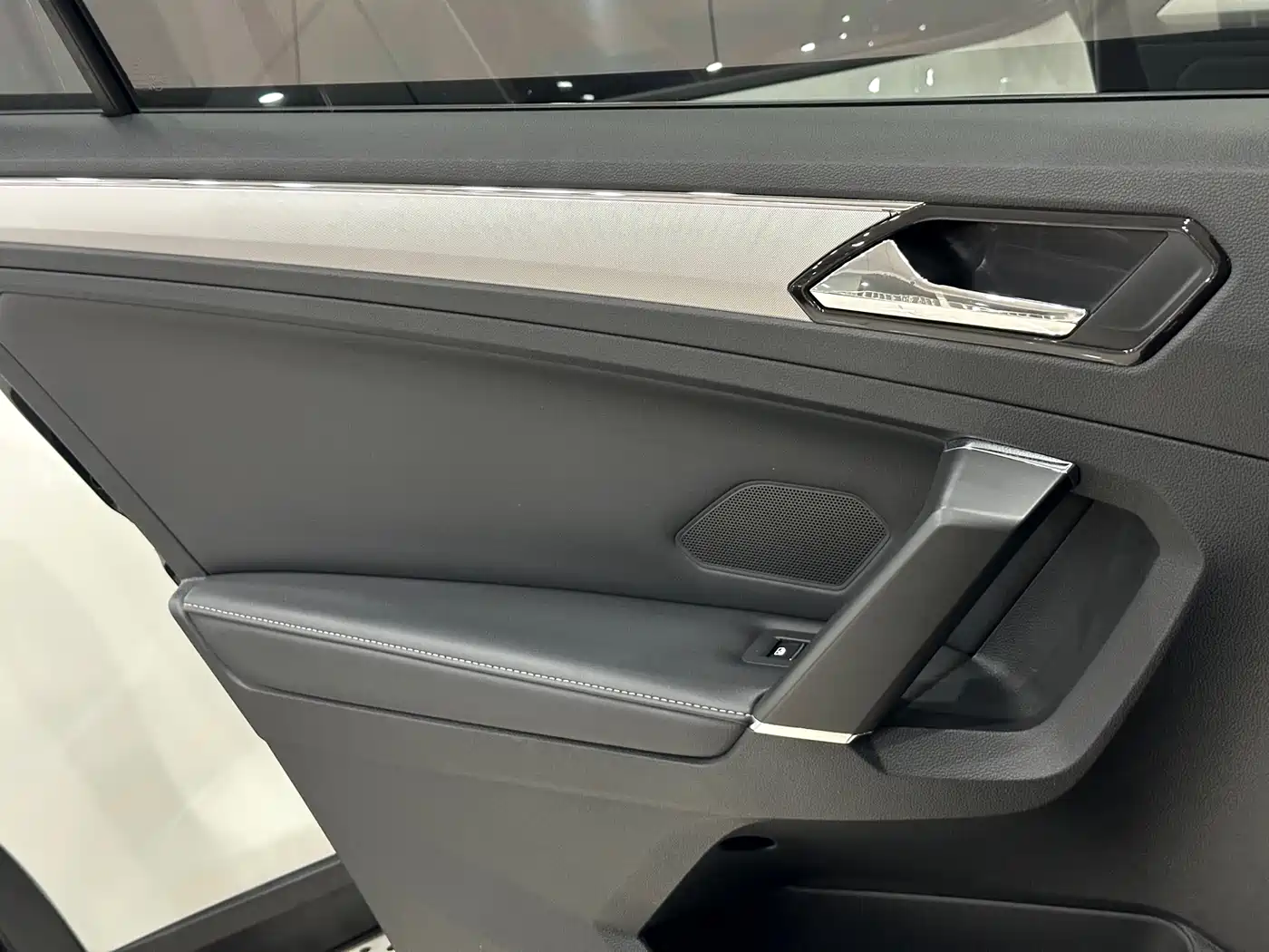 Volkswagen Tiguan L 2018 Facelift 330TSI Automatic 2WD Flagship Edition фото 9