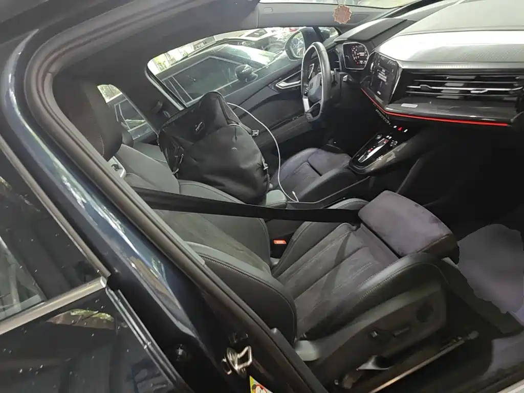 Фото 25 - Audi Q4 e-tron